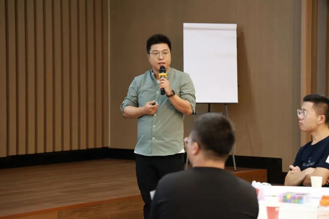 我们一起奔赴山海，领跑未来！