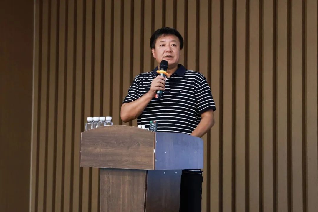 我们一起奔赴山海，领跑未来！