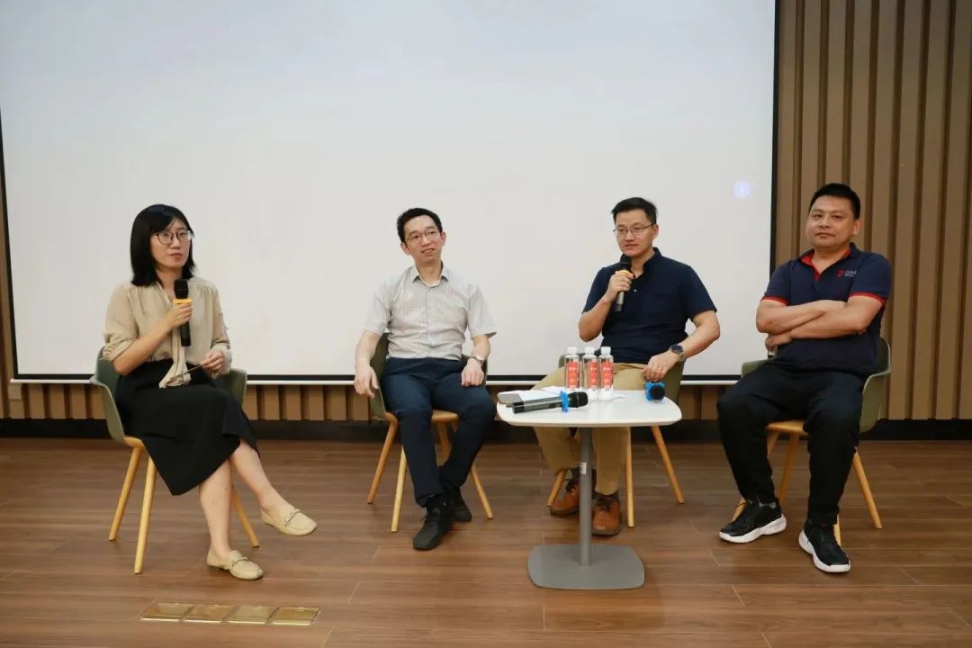 我们一起奔赴山海，领跑未来！